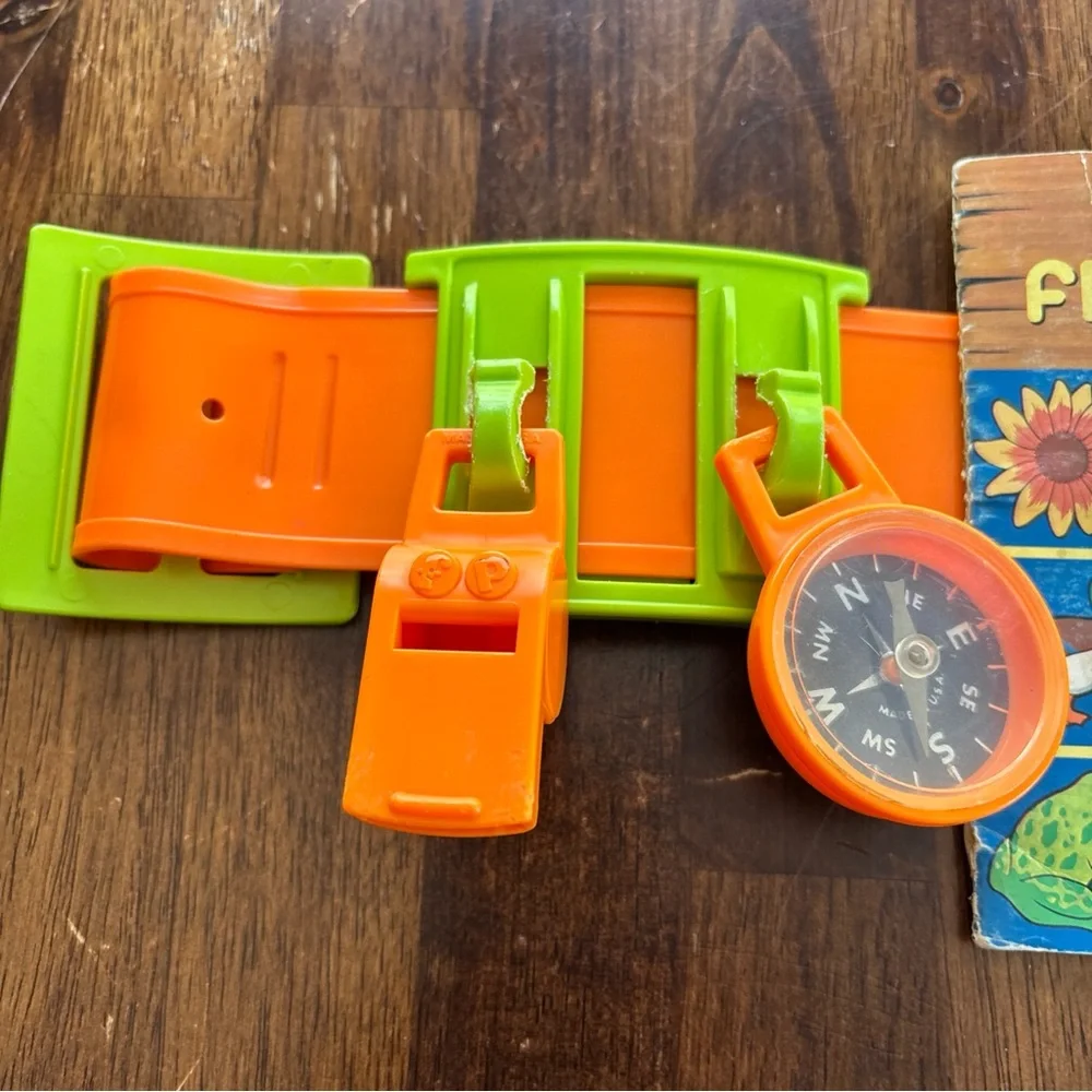 1980 Fisher-Price Explorer's Kit Belt, canteen, whistle, compass, light &guide